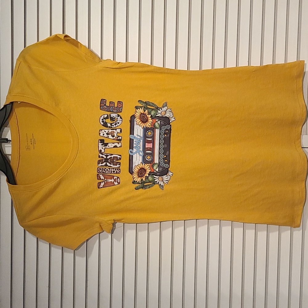 VINTAGE Themed T Shirt -SOUL Cassette Tape & Sunflower Short Sleeve NWT -Last 1